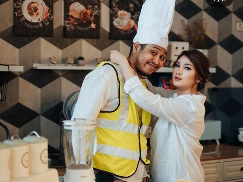 Sosok Tretan Muslim, Komedian yang Baru Menikah